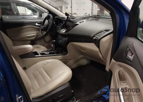 2017 Ford Escape Titanium z USA, uszkodzony, nr VIN 1FMCU9JD2HUC17878